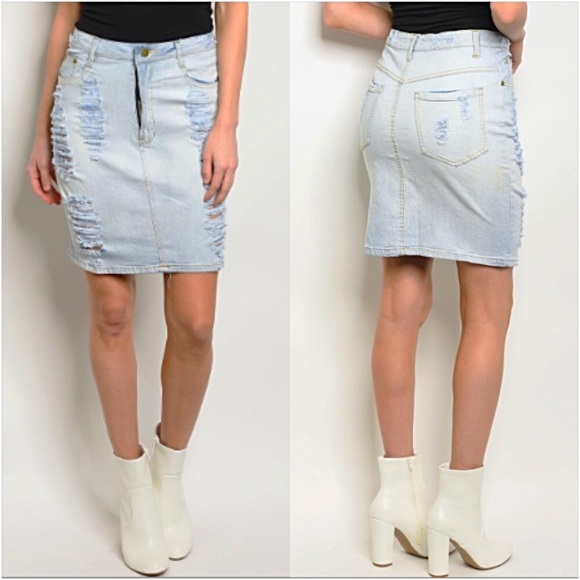 Perfect Light Distressed Denim Skirt SM - Picture 2 of 6